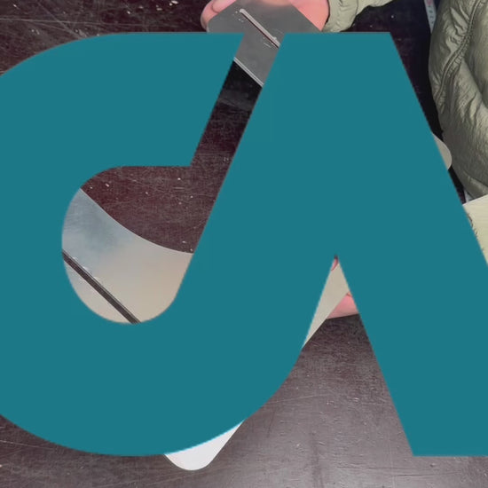 CA-Vision SchnittFix im Einsatz auf einem Dachziegel